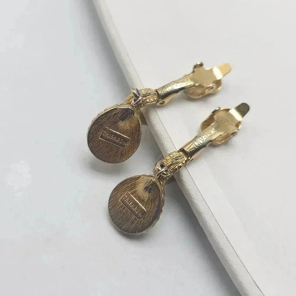Vintage Trifari Clip-On Earrings With Faux Pearls & Gold-Tone Finish - Picture 3 of 4
